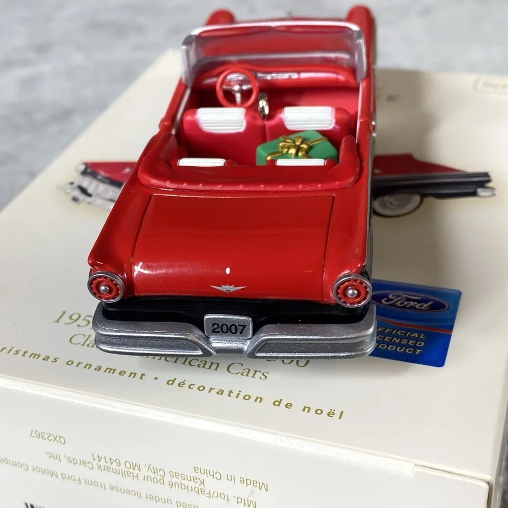 Hallmark 2007 Keepsake 1957 FORD FAIRLANE 500 Classic American Cars Ornament